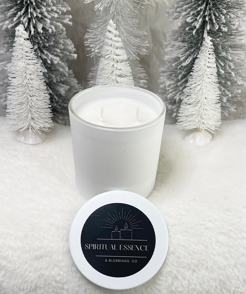 Winter Wonderland — Cozy Vanilla & Amber Woods Candle