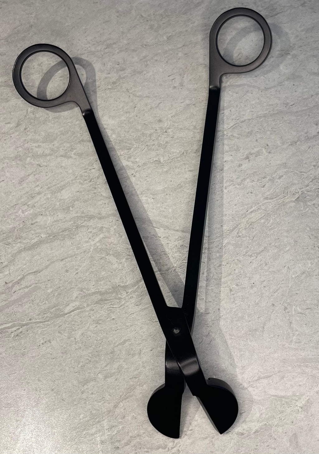 Matte black wick trimmer