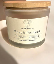 Carica l&#39;immagine nel visualizzatore di Gallery, Peach Perfect – 12oz Three-Wick Candle
